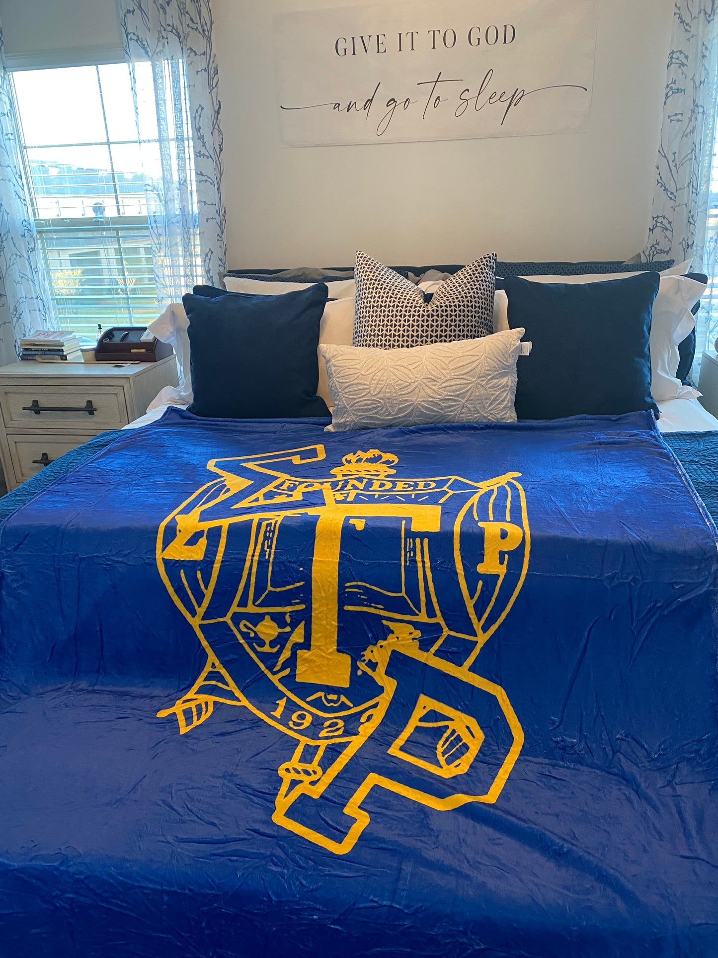 Sigma Gamma Rho Fleece Blanket – Blue & Gold with Greek Letters